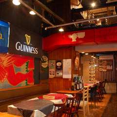 種類豊富なドリンクと充実の飲み放題／食べ放題を愉しめるお店