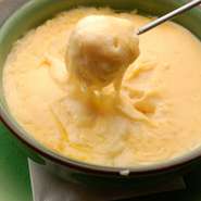 女性の喜ぶチーズホンデュや生春巻きなどもご用意。落ち着いた雰囲気の半個室で美味しい時間をお過ごし下さい。