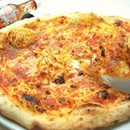 本格手打ちピザ生地でシンプルに仕上げた猟師風