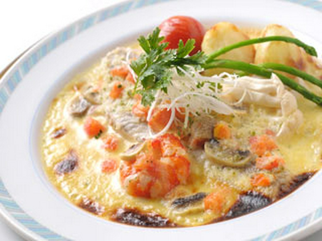 ベテランシェフの手による美味しい料理をご堪能ください。