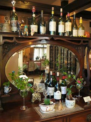 お店に一歩入れば、そこはまるでフランスの郊外のような雰囲気。