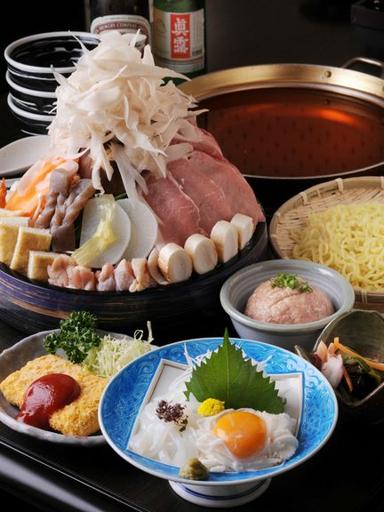 地鶏がら、利尻昆布をふんだんに使ったちゃんこ鍋のコースも充実