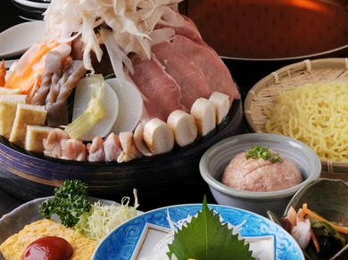 地鶏がら、利尻昆布をふんだんに使ったちゃんこ鍋のコースも充実