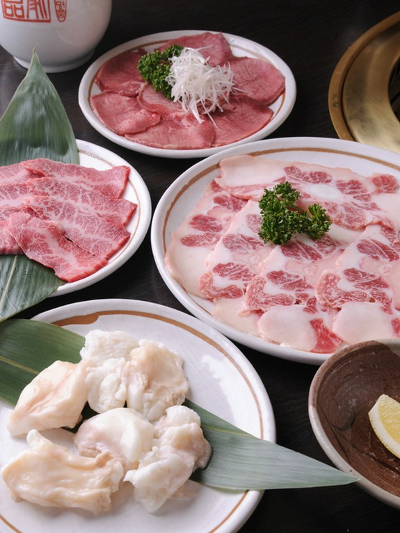 夏季限定の焼肉メニュー、夏の暑さを乗り切るにはやっぱりこれ。