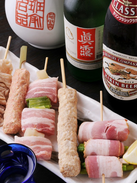 各種串焼きなどもご用意、その他単品も味わえます