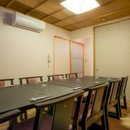 和風空間の個室は人数に合わせて4名様～35名様までのお座敷個室をご用意いたします。法事・慶事や記念日のお祝い、接待～各種ご宴会まで、更にはご家族での集まりなどに是非！