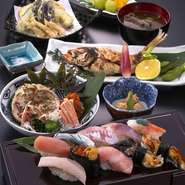 北陸の旬の味覚や新鮮な魚介を使ったお寿司をメインにしたコース料理を多数ご用意。少人数（4名）でのお食事・会食～大人数（35名）でのご宴会まで幅広くご利用いただける、和風空間の個室も準備しております。