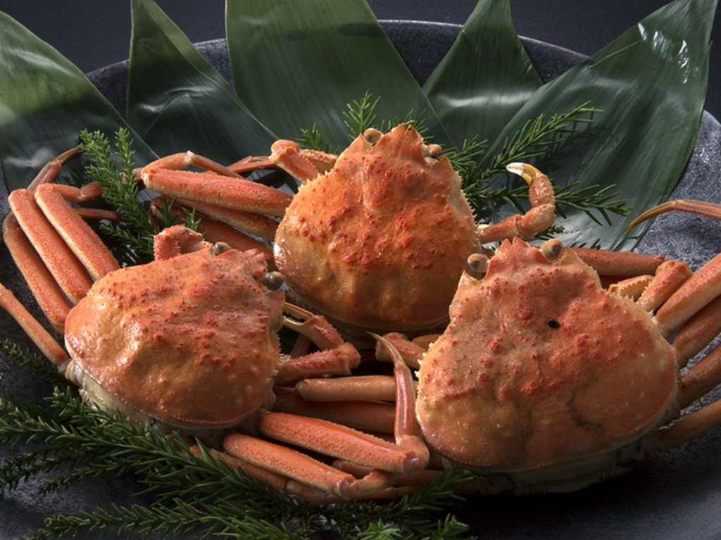 ズワイ蟹・甲箱蟹、治部煮などなど北陸のご当地グルメもご用意