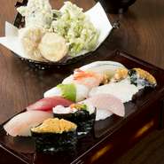 百万石の鮨セット　お勧めにぎり１０貫　加賀野菜の天ぷら　お味噌汁
とってもお得なセットです。


