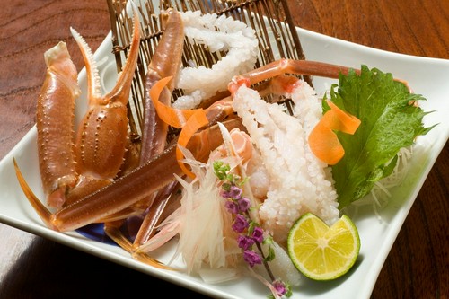 冬の代名詞「活ずわいガニ」のお造り