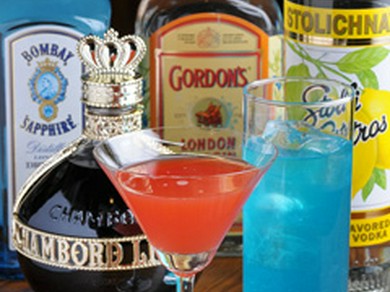 お客様に合った創作カクテルも200種類以上！