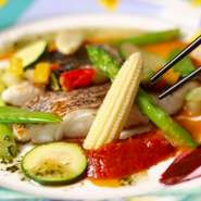 鮮度抜群の近江野菜やシェフこだわりの旬の野菜をお魚やお肉と一緒にお楽しみいただけます♪