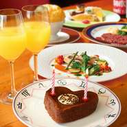 6,480円、8,640円、10,800円
乾杯ドリンクと特製バースデーケーキをサービスさせていただきます。