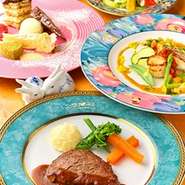 本日のスープ・お魚のポワレ・牛ヒレステーキ・サラダ・ライス・自家製デザート盛り合せ・お好みのお飲み物
＋660円でスープをきのこのスープパイ包みに変更できます
+165円でモッツァレラチーズ入り
