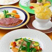 ★モッツァレラチーズ入りのきのこのスープパイ包みに＋165円でグレードアップできます。（要予約）
