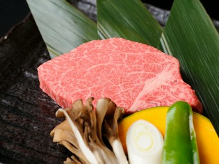 おいしさを追求！　保存から提供までこだわり抜いた「赤身」