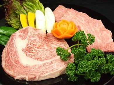 最高品質の甲州牛の旨味をビールで流し込んでください