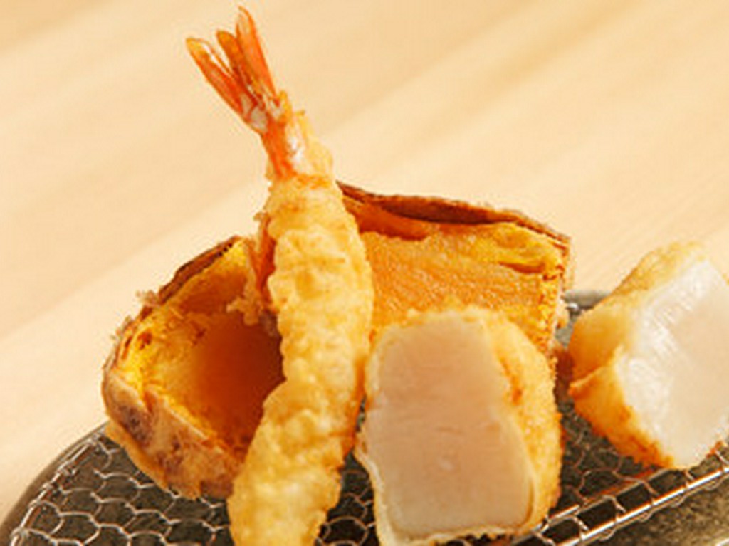 すすきので旬の魚介や野菜を天ぷらで食べれます