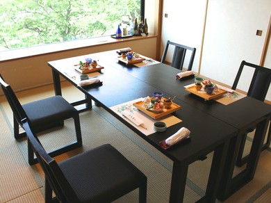 親しい仲間とゆったり贅沢時間