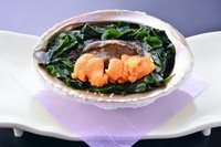魚料理の一例『鮑塩釜焼き』