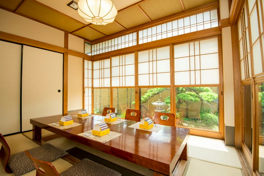 4名〜最大60名まで入ることができるさまざまな個室を完備