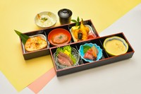 ハンバーグ 揚物 カニグラタン ごはん 赤だし デザート
お刺身+ローストビーフ+茶わん蒸し