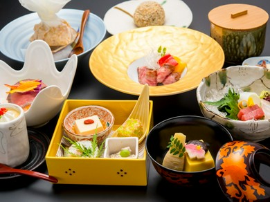 季節の食材を盛り込んだ、おすすめおまかせコース「ぎおん」