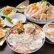 お鍋を囲んでふぐをたっぷり味わえるコース
6050円～15400円まで各コースあり
＊くわしくは公式ホームページをご覧ください
