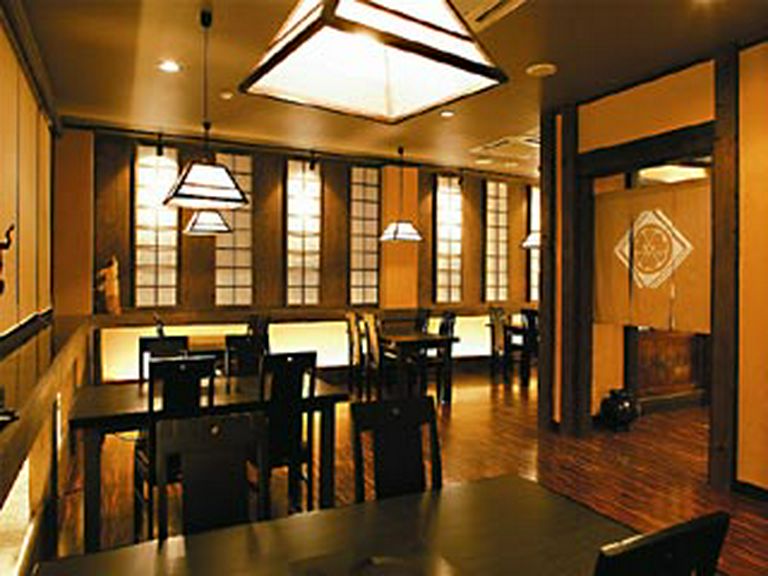 蔵をイメージした和食処毘沙門