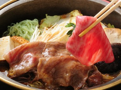 特製の味噌だれのすき焼は格別！