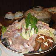 当店ではてっちりコース、海鮮寄せ鍋コース、その他の鍋、各種コース料理など色々取り揃えておりますので、お客様の人数、ご予算に合わせた料理もご用意できますのでお気軽にお問い合わせくださいませ。