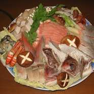 海鮮寄せ鍋、てっちり、かにすき等御予約承ります