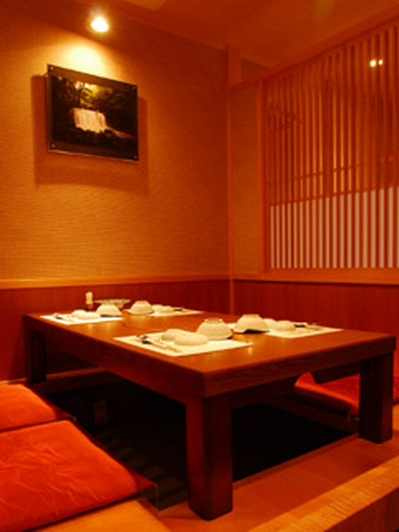 落ち着いた掘りコタツ席