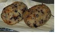 ・海苔のおにぎり(塩味)(２個)…300円(税込330)
・梅・鮭・明太子海苔おにぎり(各種２個)…350円(税込385)*種類を申し付け下さい
・じゃこの焼きおにぎり(2個)(香物添え)…300円(税込330)