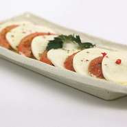 トマトとモッツァレラのカプレーゼ