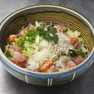 楽の海鮮サラダ