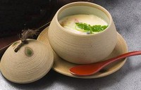 いろいろ具だくさんの茶碗蒸しです。