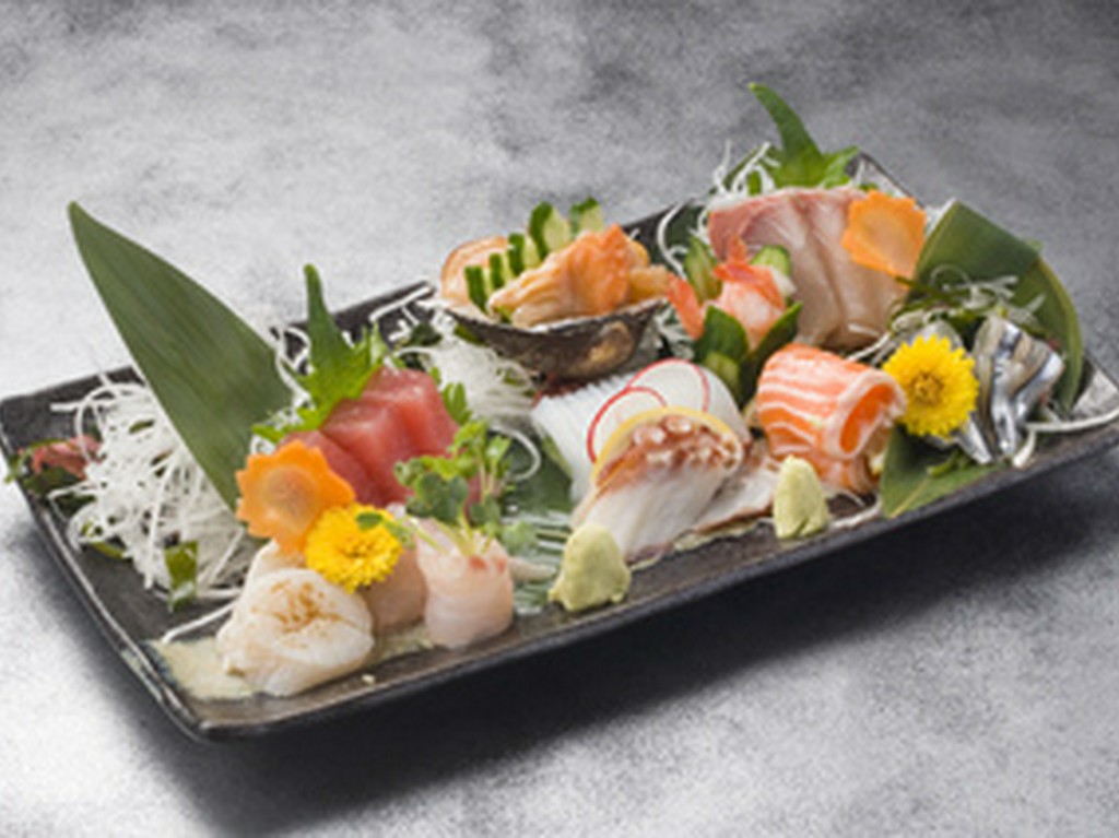　　刺身盛合せ