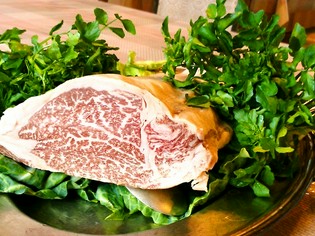 お肉料理はサシが魅力の上州牛を中心に、お魚は新鮮食材厳選
