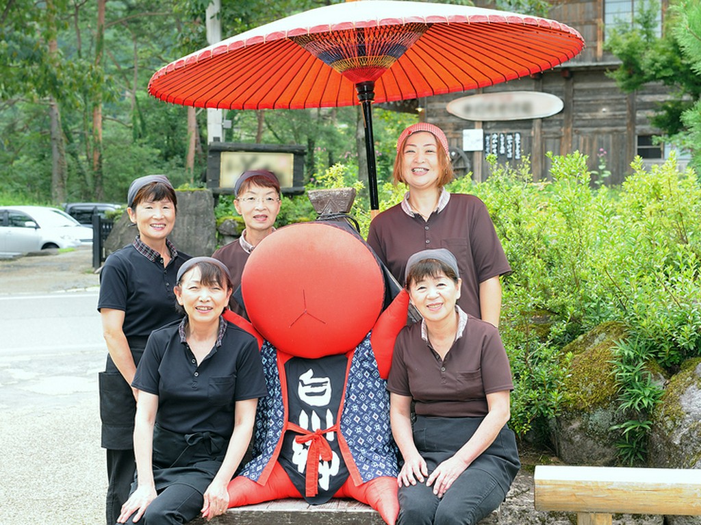 明るく朗らかなスタッフとの会話も魅力のひとつ