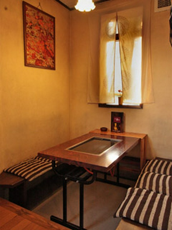 ゆったりとお好み焼きを楽しめる半個室