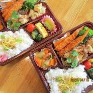 お弁当は一つからご予約承ります。豊富な季節野菜と食べやすさを工夫しています。ぜひご賞味下さい。