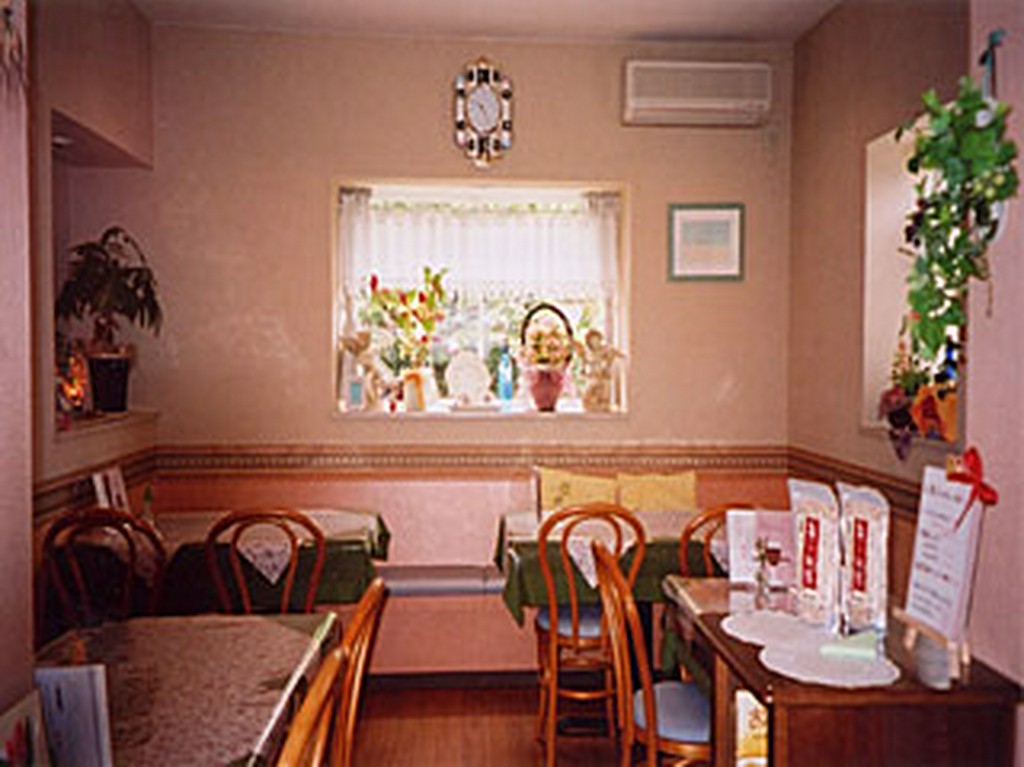 静寂な空間作りにこだわった店内