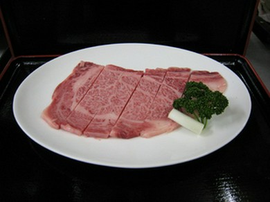 周りを気にせず過ごせる個室で、老舗ならではの焼肉をご堪能あれ