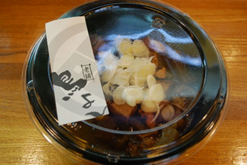 焼き鳥、煮込みもお持ち帰りできます。お気軽にご相談ください。