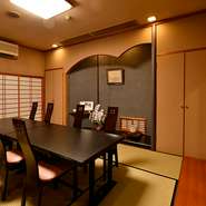 お友達やご家族とのお食事、会合や打ち合わせなど、目的と人数に合わせたお部屋をご用意いたします。チェーン店では味わえない、お洒落で心地よいお食事をお楽しみください。