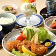 ヒレカツ・煮物・蒸し物・御飯・赤出汁・香の物・デザート