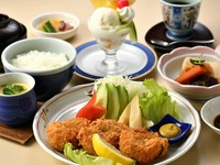 ヒレカツ・煮物・蒸し物・御飯・赤出汁・香の物・デザート