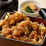 かき揚げ天重・赤出汁・香の物・デザート