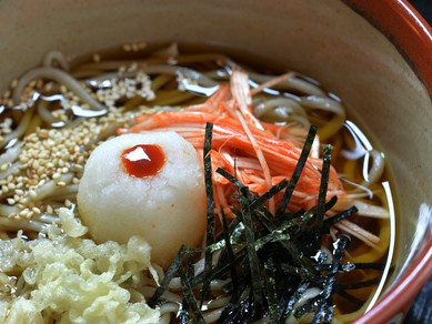 ピリッと辛めの刺激的な味にリピーターが多い『ねぎからしそば』